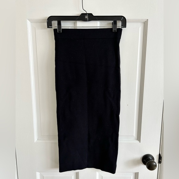 Babaton Dresses & Skirts - Babaton Aritzia black bandage fitted midi skirt size XS